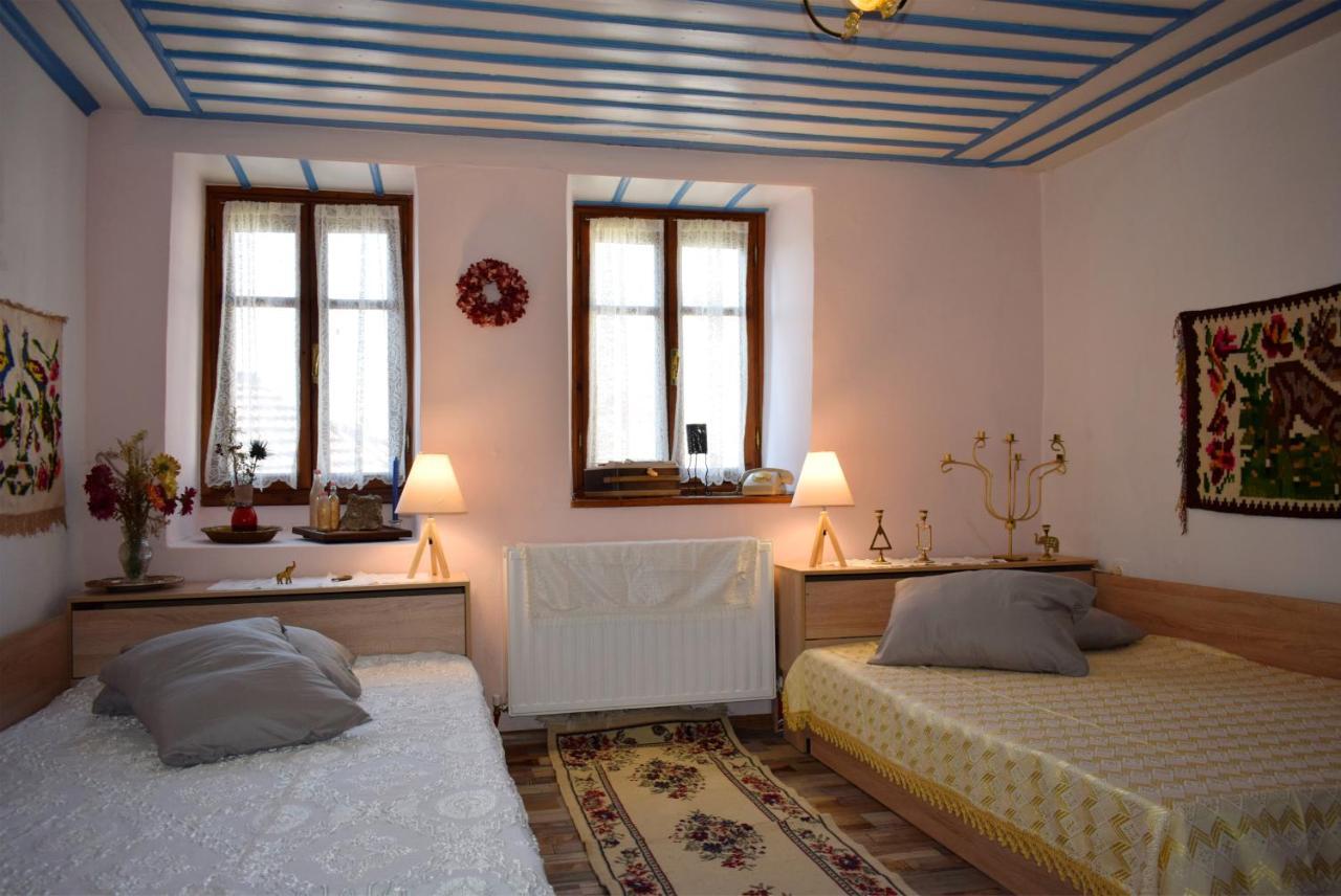 Renovated Old Manor House With Yard Villa Arnea Bagian luar foto