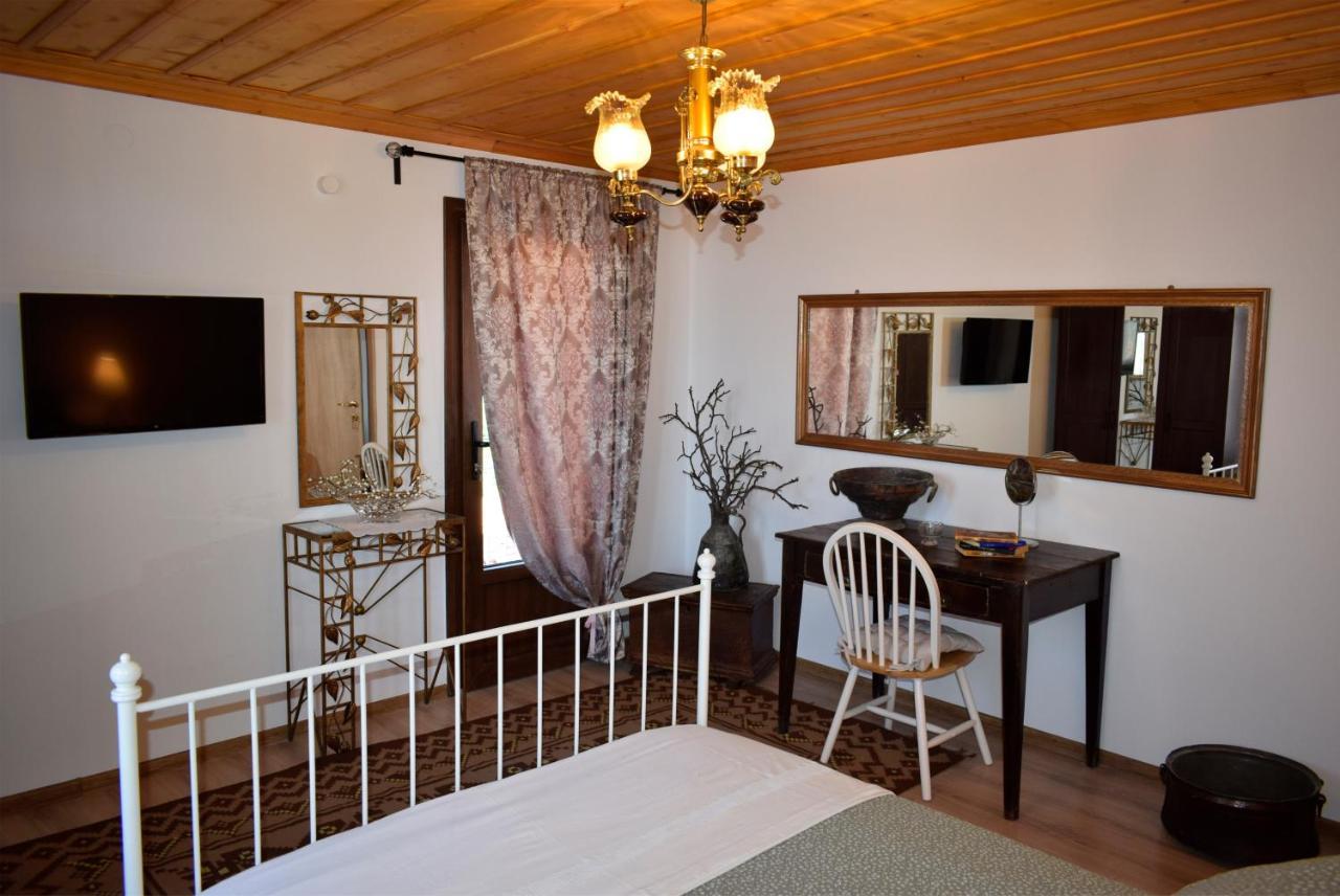 Renovated Old Manor House With Yard Villa Arnea Bagian luar foto